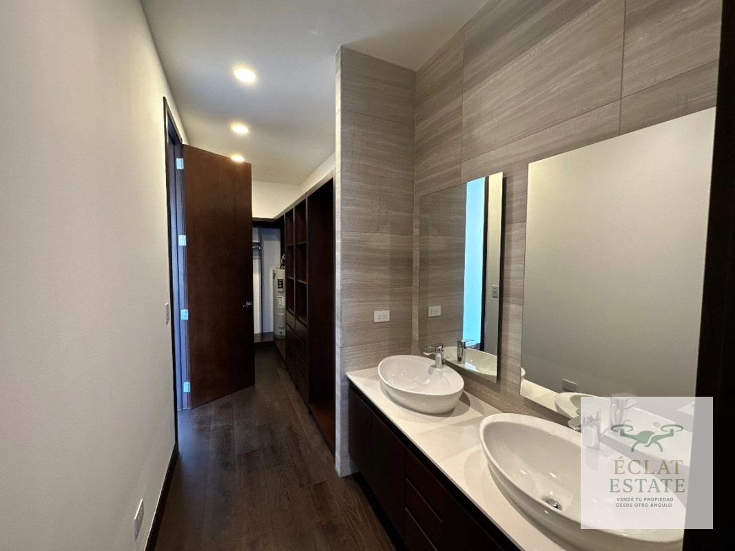 Apartamento en Renta en Echo Zona 14 | 2 Habitaciones, 2 Parqueos - 2
