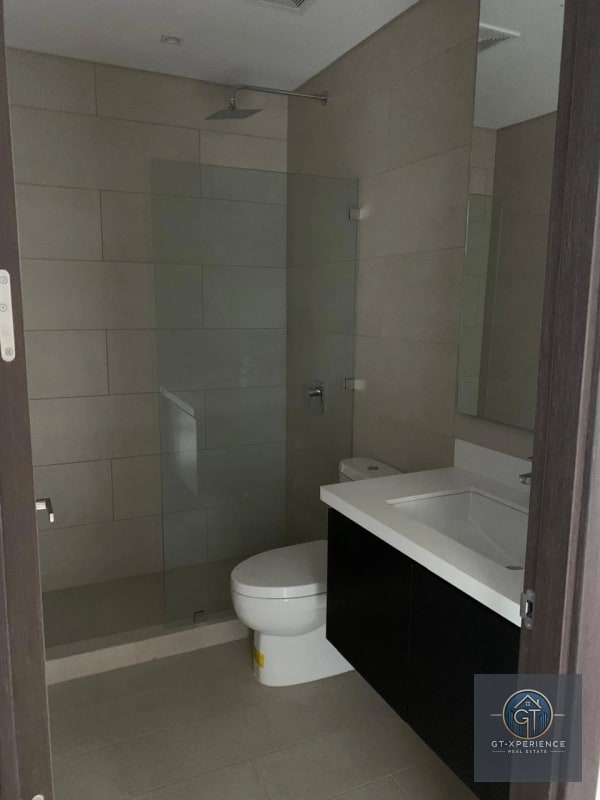Lindo y amplio apartamento en AZORES, Zona 15 VHII - 13