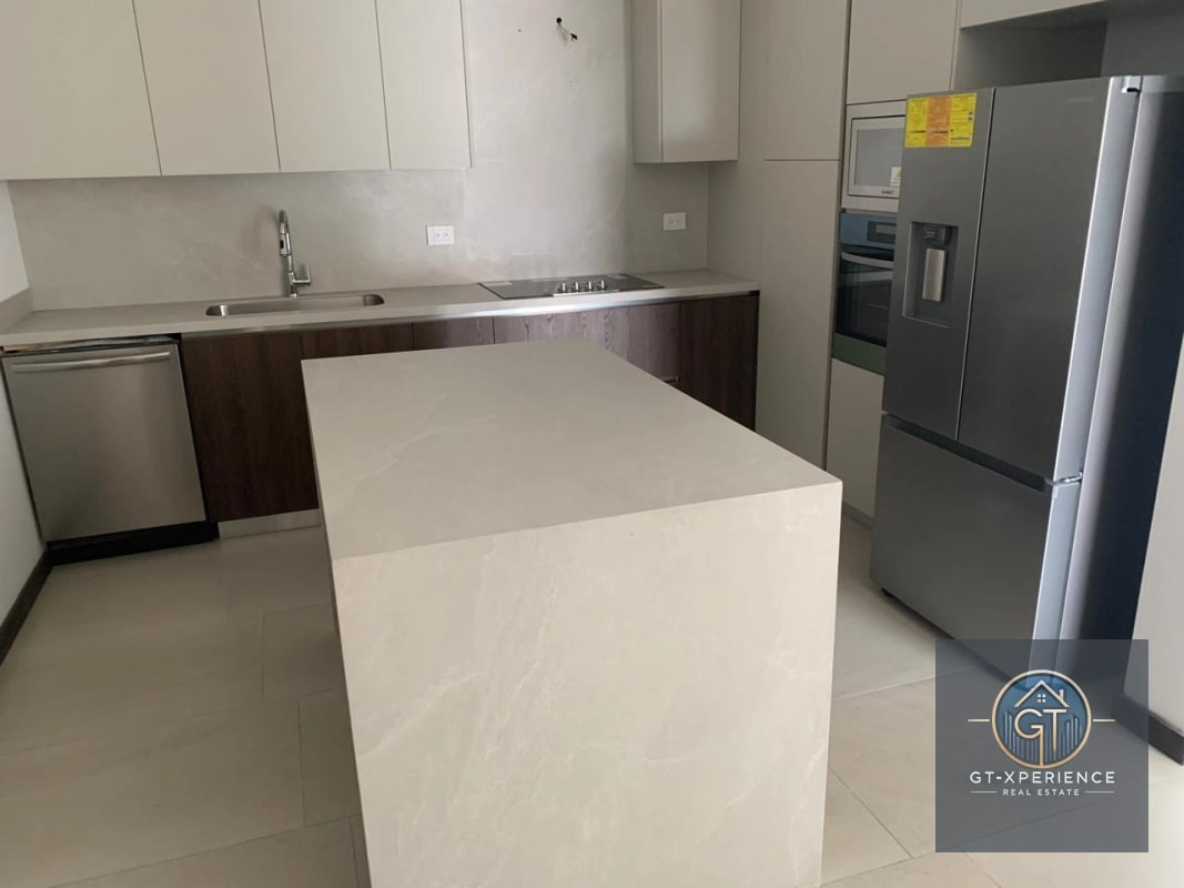 Lindo y amplio apartamento en AZORES, Zona 15 VHII - 1