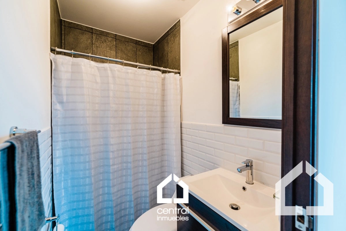 En venta apartamento de 2 habitaciones en Balmes 47, zona 11 - 5