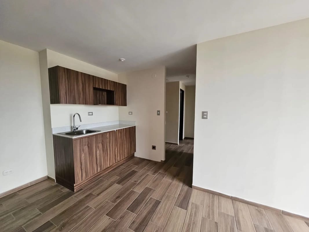Apartamento en zona 11 a la altura de Centro Español Roosevelt — Apartamento en Venta en Zona 11, Guatemala, Ciudad — foto 4 de 10
