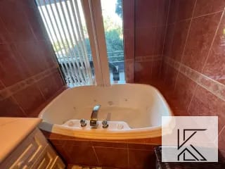 Elegante y amplio apartamento en ALQUILER en zona 14 en L'Excellence — Apartamento en Alquiler en L'Excellence, Zona 14, Guatemala, Ciudad — miniatura 10 de 12
