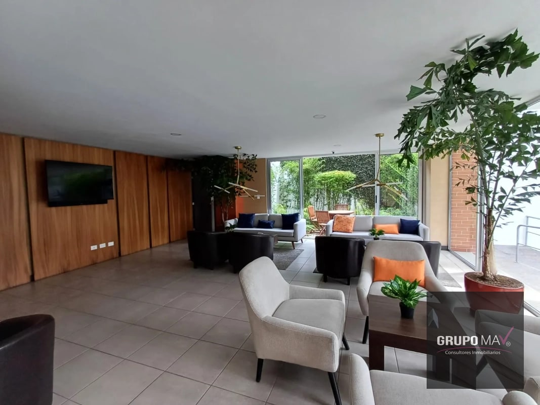 Apartamento Zona 15 Edificio 3-85 - 3