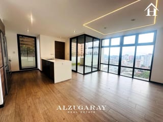 Apartamento con Jardín | 3 Hab. | Edificio en Zona 10 — Apartamento en Alquiler en Zona 10, Guatemala, Ciudad — miniatura 1 de 15