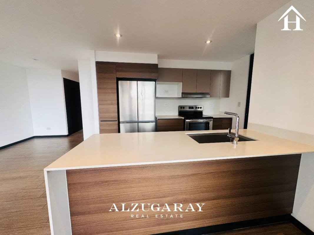 Apartamento con Jardín | 3 Hab. | Edificio en Zona 10 — Apartamento en Alquiler en Zona 10, Guatemala, Ciudad — foto 13 de 15