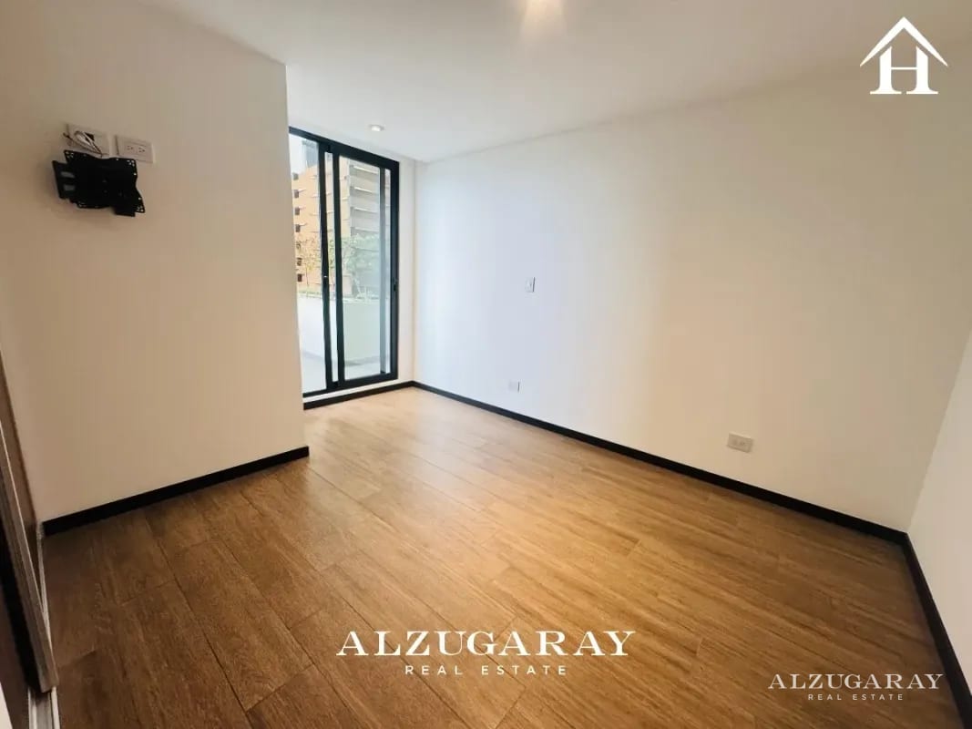 Apartamento con Jardín | 3 Hab. | Edificio en Zona 10 — Apartamento en Alquiler en Zona 10, Guatemala, Ciudad — foto 9 de 15