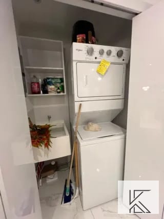 Moderno apartamento en VENTA en Edificio Airali, zona 10 — Apartamento en Venta en Airali, Zona 10, Guatemala, Ciudad — miniatura 3 de 16