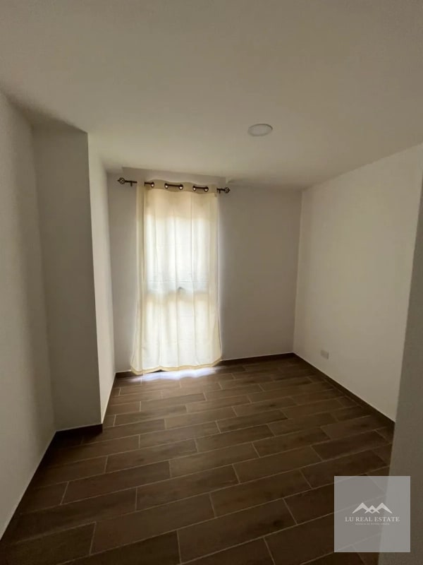 Apartamento de dos habitaciones en z14 - 1
