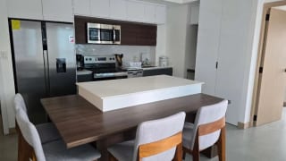 BONADIEZ, Z10. Apartamento amueblado y equipado en alquiler — Apartamento en Alquiler en Bonadiez, Zona 10, Guatemala, Ciudad — miniatura 1 de 13