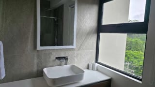 BONADIEZ, Z10. Apartamento amueblado y equipado en alquiler — Apartamento en Alquiler en Bonadiez, Zona 10, Guatemala, Ciudad — miniatura 11 de 13