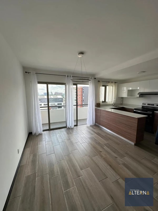 Amplio Apartamento en Renta en Zona 14 Edificio Segheria - 8