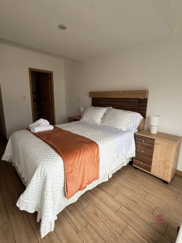 Lindo apartamento en renta en City Haus Zona 10 - 10