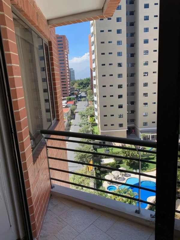 APARTAMENTO EN VENTA ZONA 14 - 4