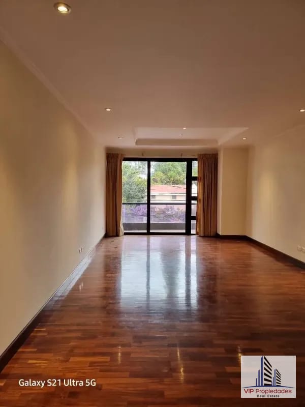 Altos de Santa Clara, Z. 10 Apartamento en renta — Apartamento en Alquiler en Altos de Santa Clara, Zona 10, Guatemala, Ciudad — foto 1 de 12