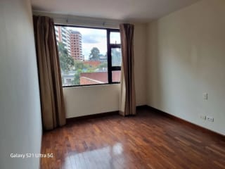 Altos de Santa Clara, Z. 10 Apartamento en renta — Apartamento en Alquiler en Altos de Santa Clara, Zona 10, Guatemala, Ciudad — miniatura 4 de 12