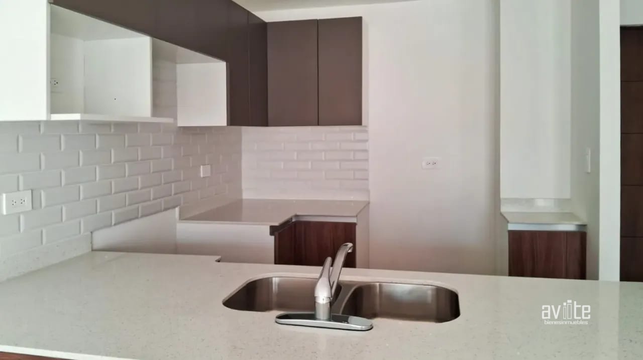 NUVO NARANJO. Apartamento con jardín tipo terraza Q1,350,000.00 — Apartamento en Venta en Condado Naranjo, Zona 4 Mixco, Guatemala, Ciudad — foto 10 de 15