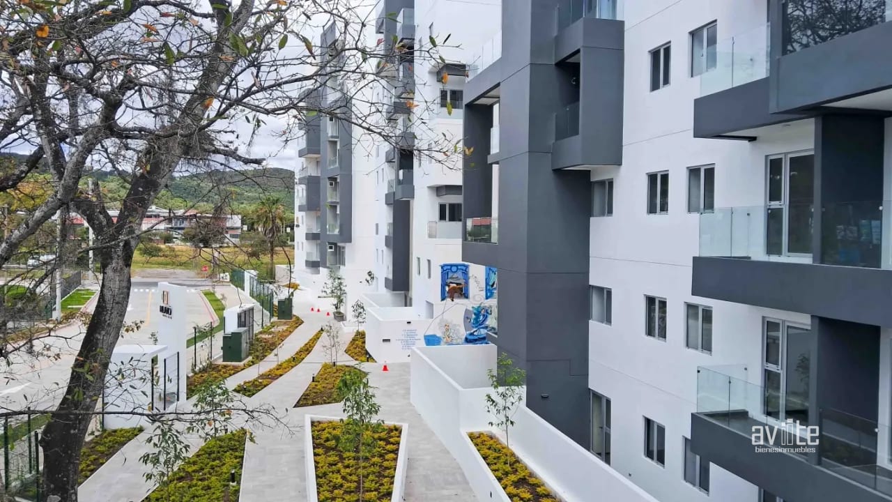NUVO NARANJO. Apartamento con jardín tipo terraza Q1,350,000.00 — Apartamento en Venta en Condado Naranjo, Zona 4 Mixco, Guatemala, Ciudad — foto 8 de 15