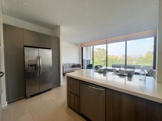VENDO LUJOSO APARTAMENTO AMUEBLADO EN OAKLAND, zona 10 — Apartamento en Venta en Oakland I, Zona 10, Guatemala, Ciudad — miniatura 8 de 8
