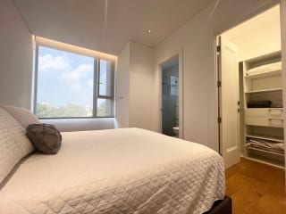 VENDO LUJOSO APARTAMENTO AMUEBLADO EN OAKLAND, zona 10 — Apartamento en Venta en Oakland I, Zona 10, Guatemala, Ciudad — miniatura 6 de 8