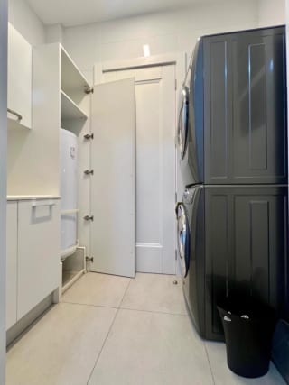VENDO LUJOSO APARTAMENTO AMUEBLADO EN OAKLAND, zona 10 — Apartamento en Venta en Oakland I, Zona 10, Guatemala, Ciudad — miniatura 4 de 8