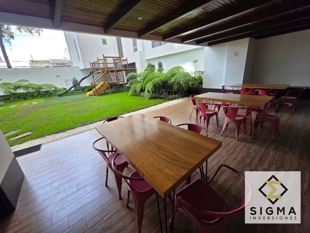 EN VENTA: Apartamento en zona 10, CITYHAUS, 2 habitaciones 2 parqueos - 1
