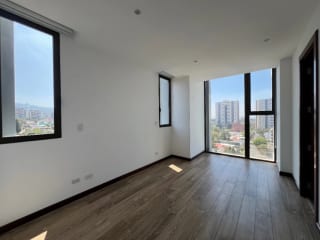 Apartamento Renta Edificio Vhist Zona 15, 112 Mts, Dormitorios $1,500 — Apartamento en Alquiler en Zona 15, Guatemala, Ciudad — miniatura 2 de 10