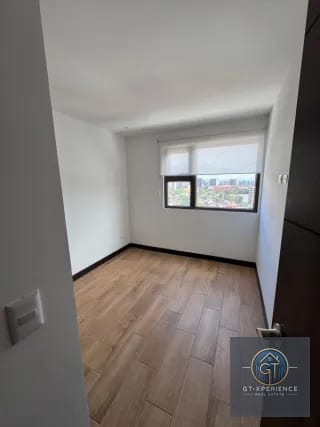 Lindo apartamento en Marqués de Okland en renta — Apartamento en Alquiler en Zona 10, Guatemala, Ciudad — miniatura 2 de 13