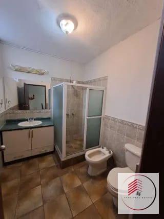 Apartamento amueblado de una habitación en zona 10 Oakland a una cuadra de Oakland mall — Apartamento en Alquiler en Zona 10, Guatemala, Ciudad — miniatura 6 de 10