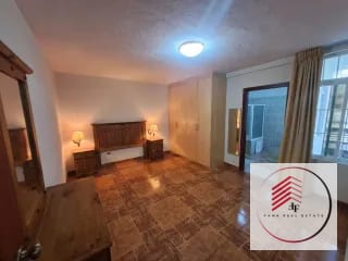 Apartamento amueblado de una habitación en zona 10 Oakland a una cuadra de Oakland mall — Apartamento en Alquiler en Zona 10, Guatemala, Ciudad — miniatura 5 de 10