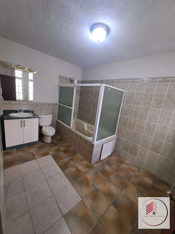 Apartamento amueblado de una habitación en zona 10 Oakland a una cuadra de Oakland mall - 2