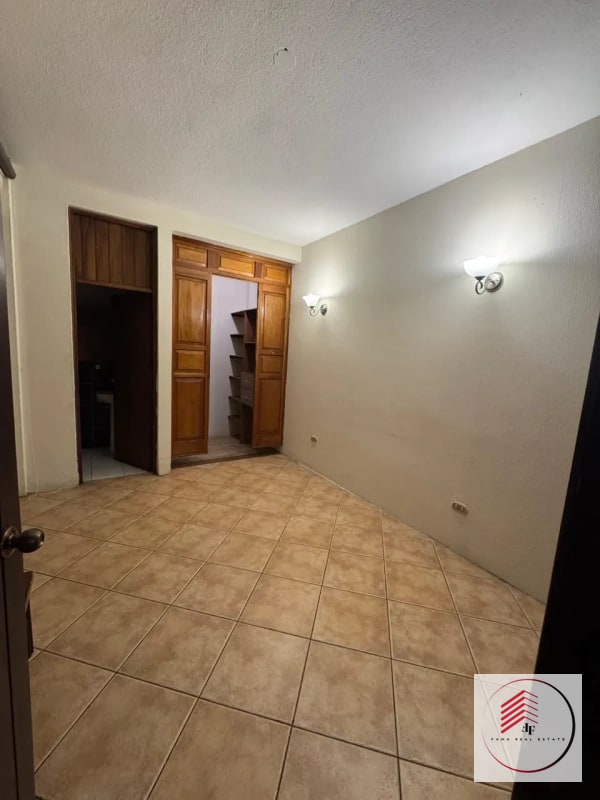 RENTA DE céntrico apartamento de una habitación en zona 10 a una cuadra de Okland Mall diagonal 6 — Apartamento en Alquiler en Zona 10, Guatemala, Ciudad — foto 2 de 15