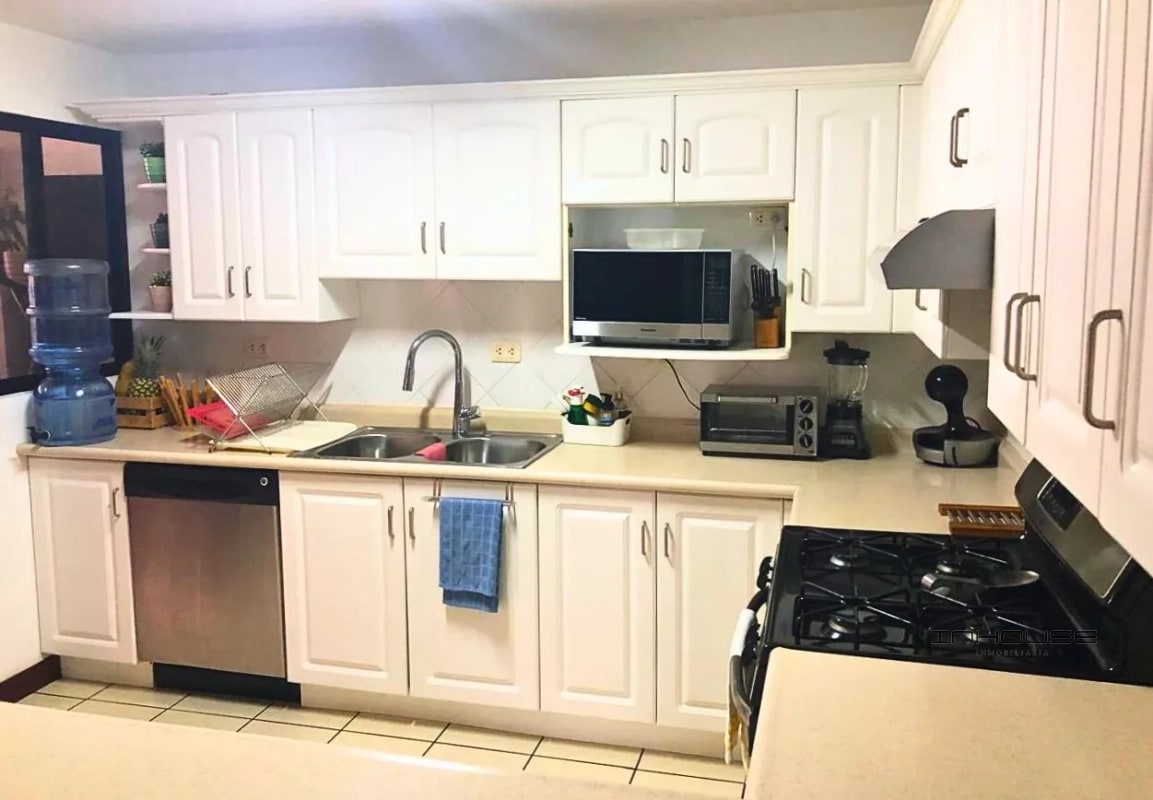 APARTAMENTO EN VENTA ZONA 16 ENCINOS DE CAYALA CON JARDIN - 7