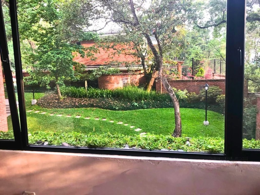 APARTAMENTO EN VENTA ZONA 16 ENCINOS DE CAYALA CON JARDIN - 1