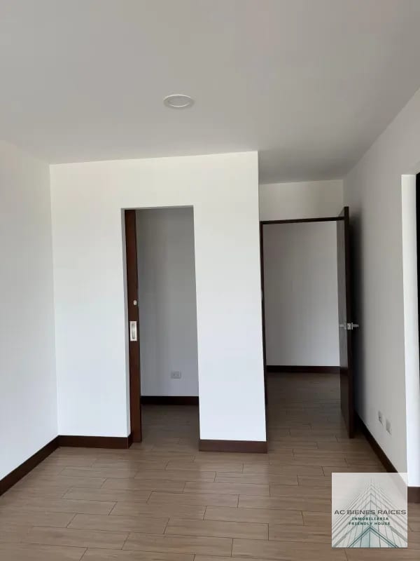INVERSIONISTAS AVENIK ZONA 15 EN VENTA / RENTA — Apartamento en Venta en Avenik, Zona 15, Guatemala, Ciudad — foto 8 de 11