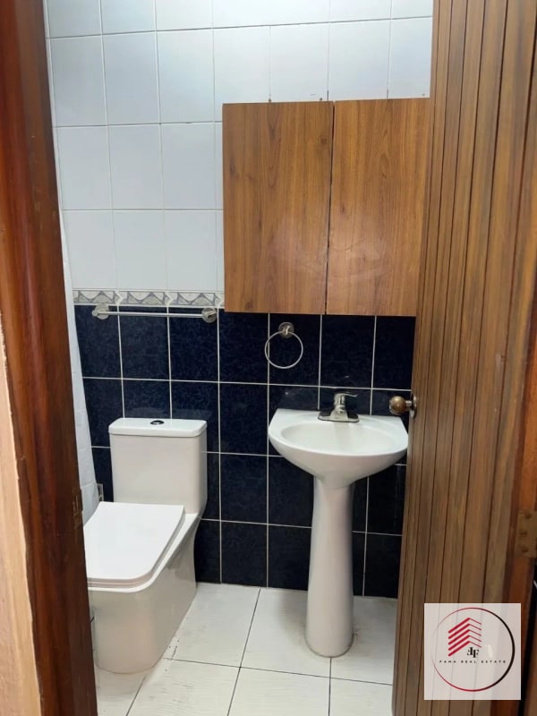 RENTA DE céntrico apartamento de una habitación en zona 10 a una cuadra de Oakland Mall diagonal 6 — Apartamento en Alquiler en Zona 10, Guatemala, Ciudad — foto 12 de 14
