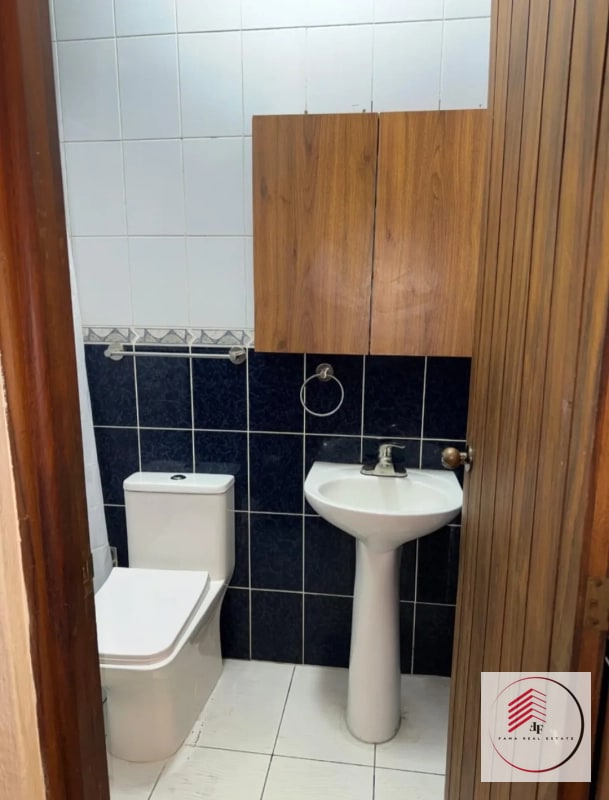 RENTA DE céntrico apartamento de una habitación en zona 10 a una cuadra de Oakland Mall diagonal 6 — Apartamento en Alquiler en Zona 10, Guatemala, Ciudad — foto 4 de 8