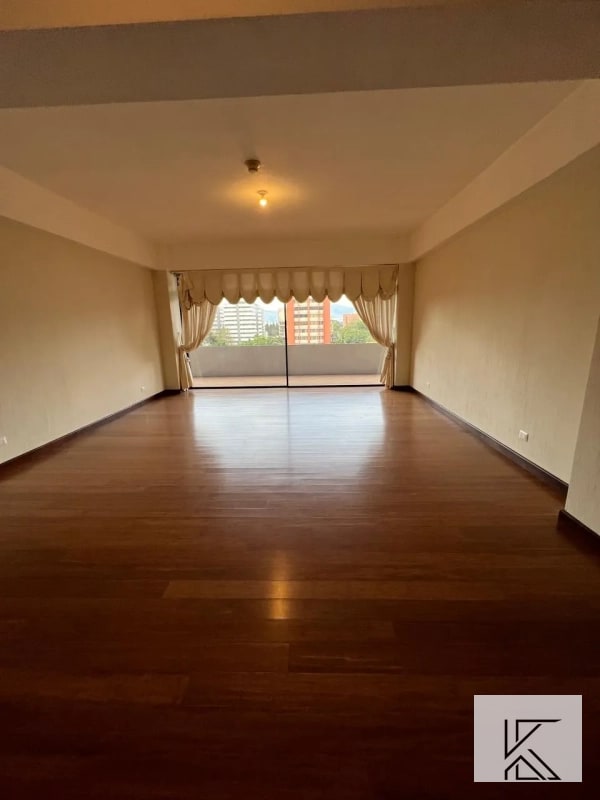 Apartamento Boutique en prestigioso edificio en zona 10 - 12