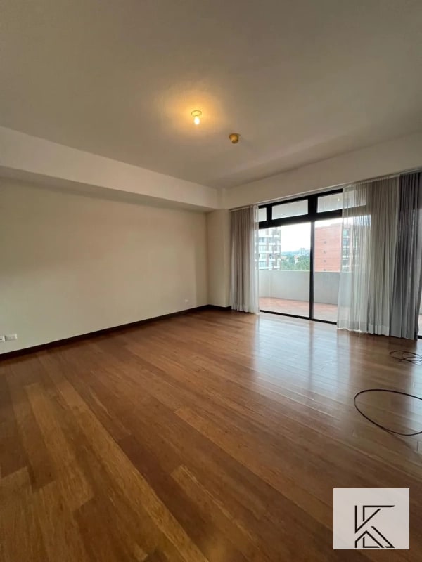 Apartamento Boutique en prestigioso edificio en zona 10 - 11