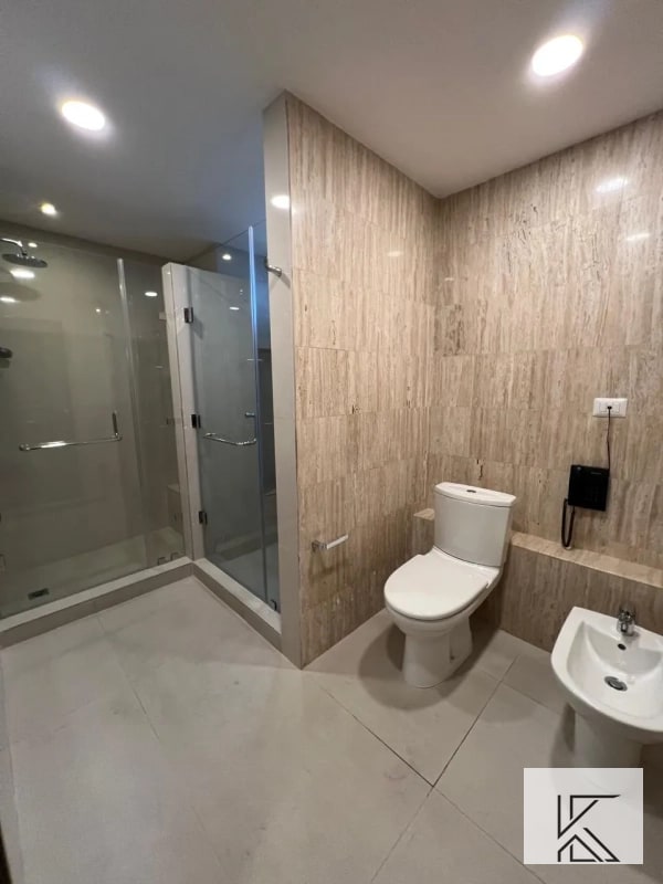 Apartamento Boutique en prestigioso edificio en zona 10 - 10