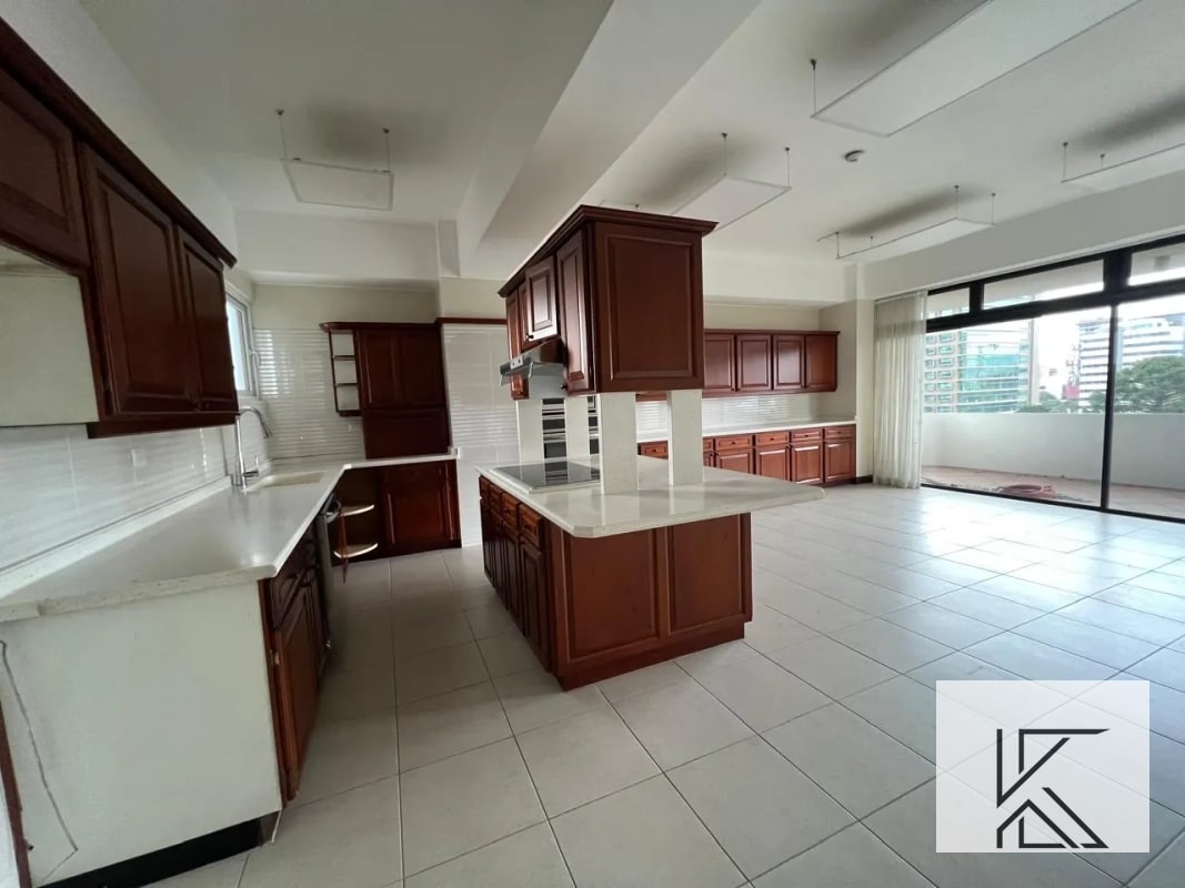 Apartamento Boutique en prestigioso edificio en zona 10 - 5