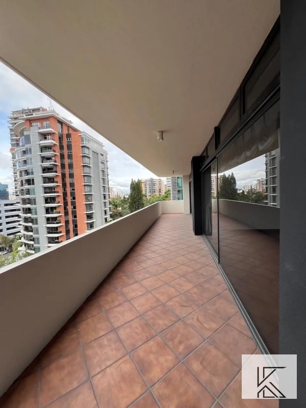 Apartamento Boutique en prestigioso edificio en zona 10 - 4