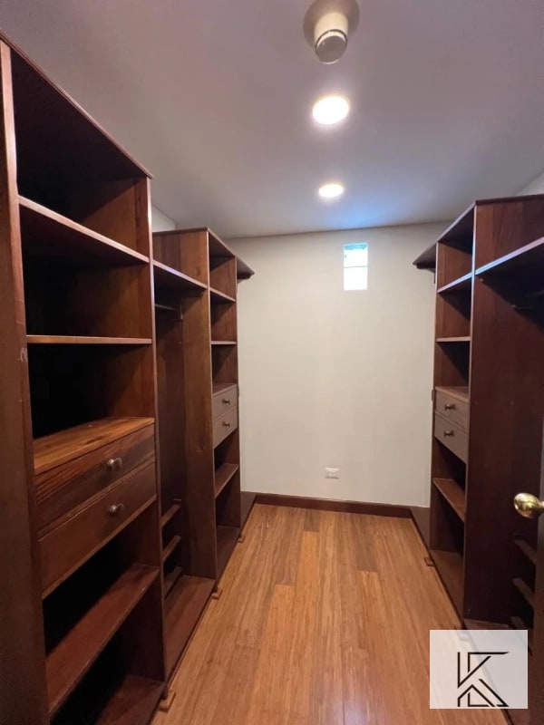 Apartamento Boutique en prestigioso edificio en zona 10 - 1