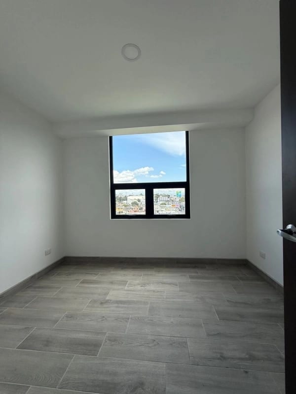 Apartamento para estrenar en Z 5 . Línea blanca completa y aires acondicionados — Apartamento en Alquiler en Zona 5, Guatemala, Ciudad — foto 8 de 11
