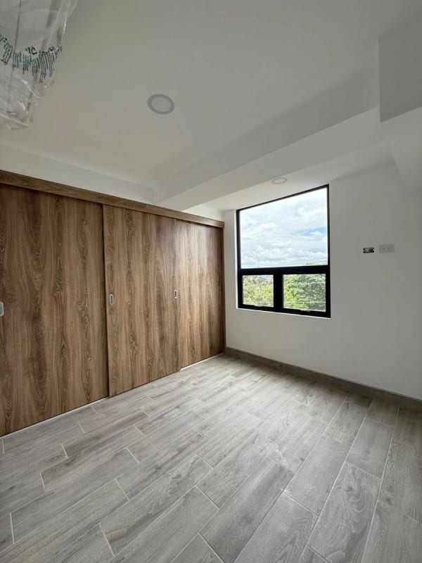 Apartamento para estrenar en Z 5 . Línea blanca completa y aires acondicionados — Apartamento en Alquiler en Zona 5, Guatemala, Ciudad — foto 7 de 11