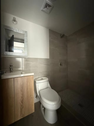 Apartamento para estrenar en Z 5 . Línea blanca completa y aires acondicionados — Apartamento en Alquiler en Zona 5, Guatemala, Ciudad — miniatura 3 de 11