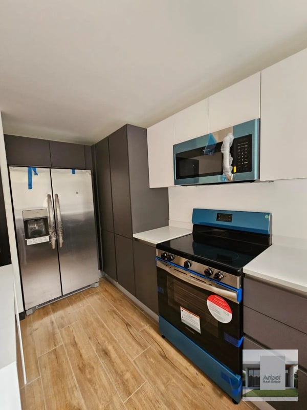 ALENA Venta Apartamento 3 Dormitorios, con Jardín en VH2 Zona 15 - 17