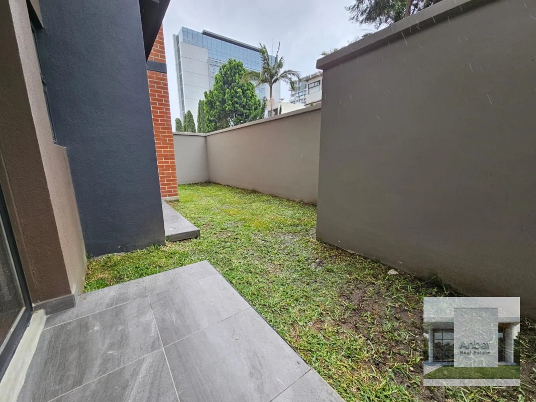 ALENA Venta Apartamento 3 Dormitorios, con Jardín en VH2 Zona 15 - 11