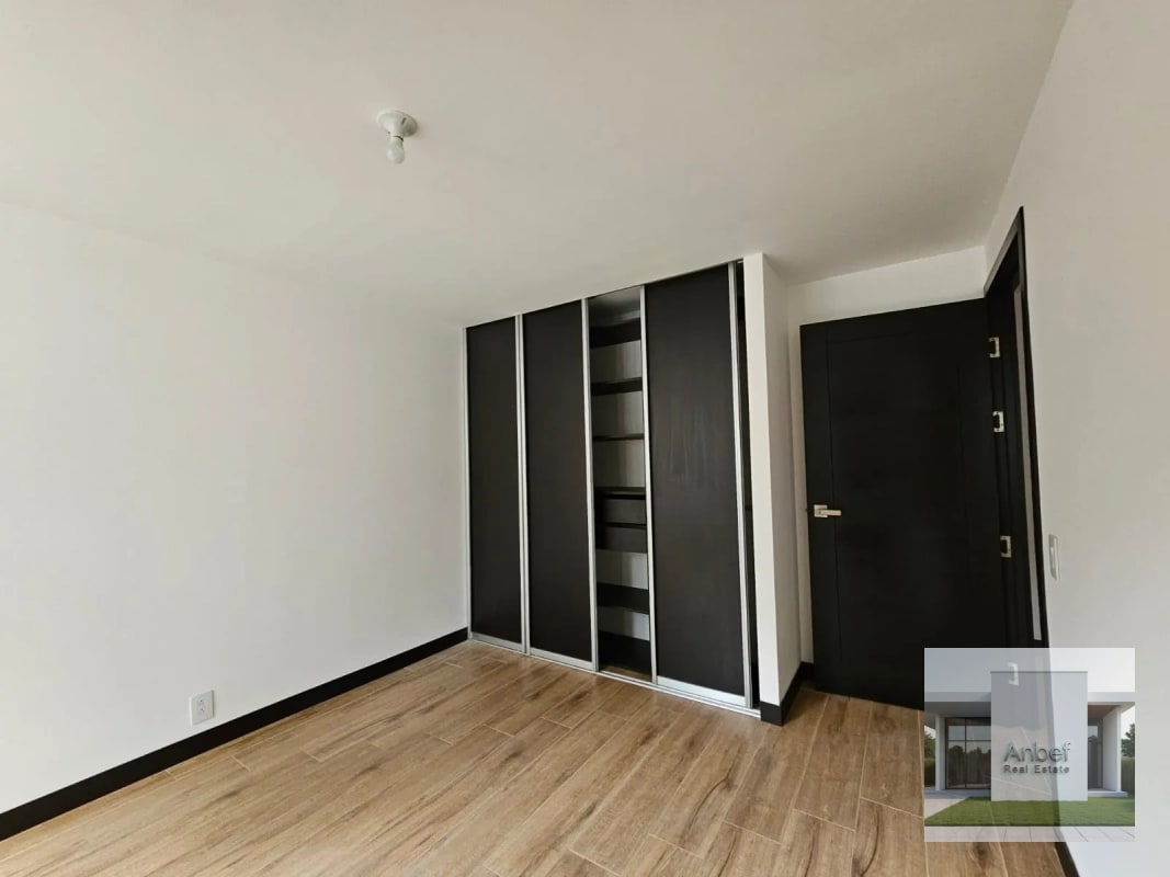 ALENA Venta Apartamento 3 Dormitorios, con Jardín en VH2 Zona 15 - 9
