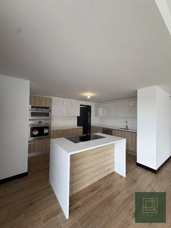 Apartamento en venta en exclusivo edificio en zona 15 - 10