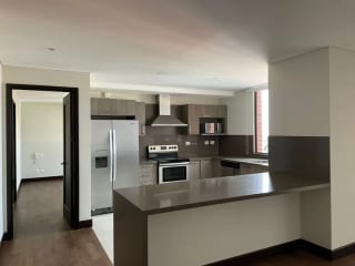 Alquiler de Apartamento en Edificio Zona 14 — Apartamento en Alquiler en Santa Inés, Zona 14, Guatemala, Ciudad — miniatura 2 de 8